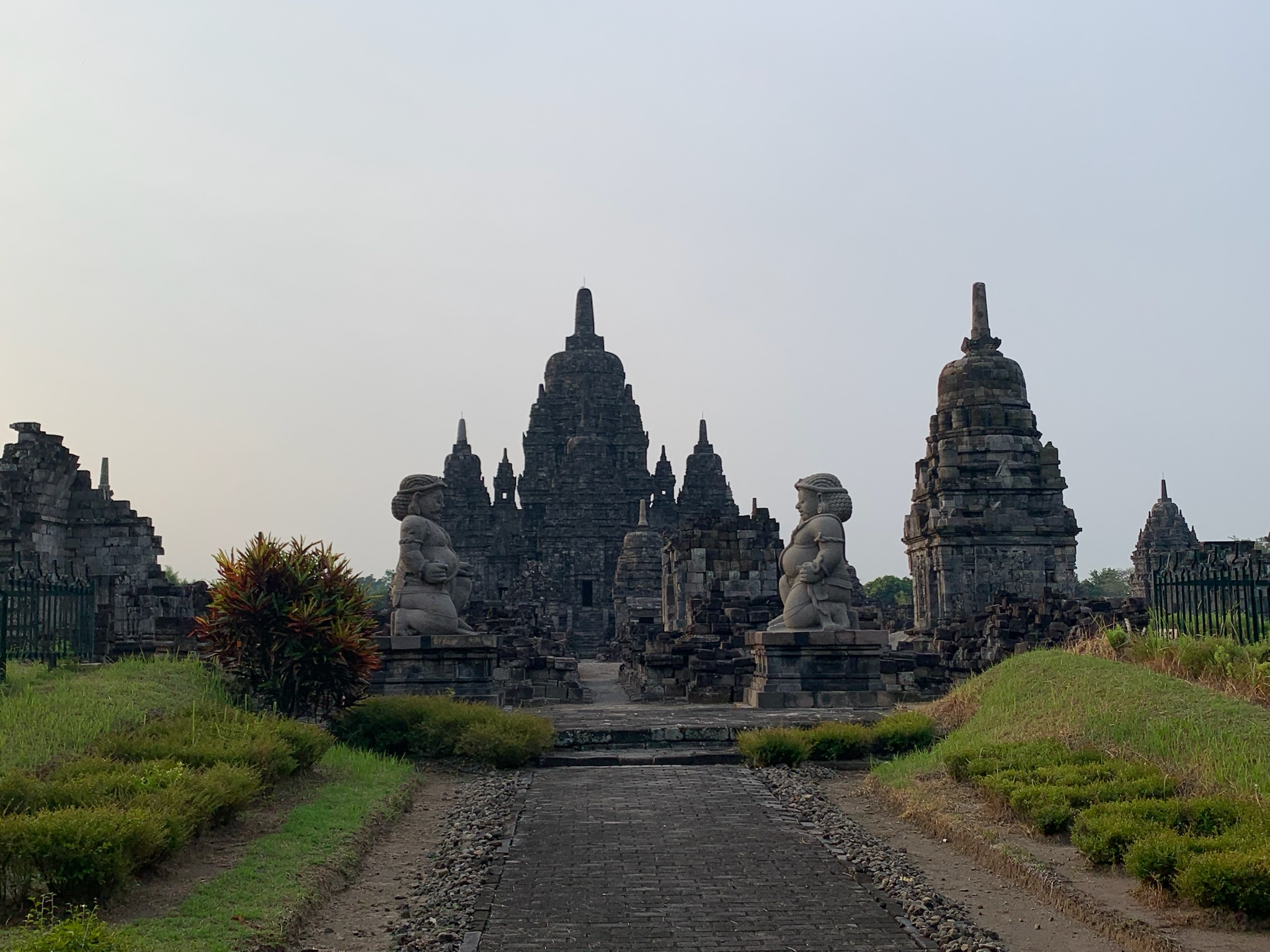 Candi Sewu的侧面